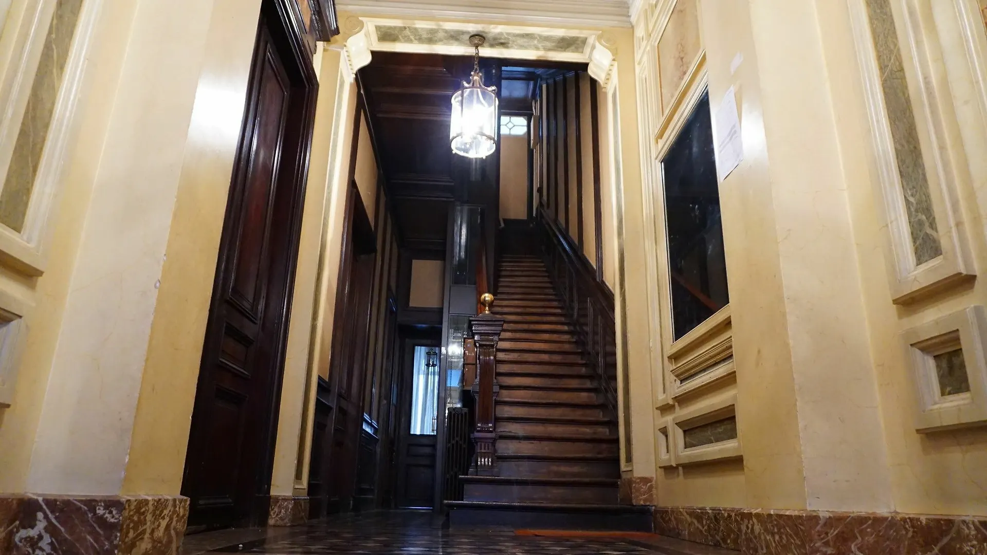 Victor Hugo - - 16 Appartement